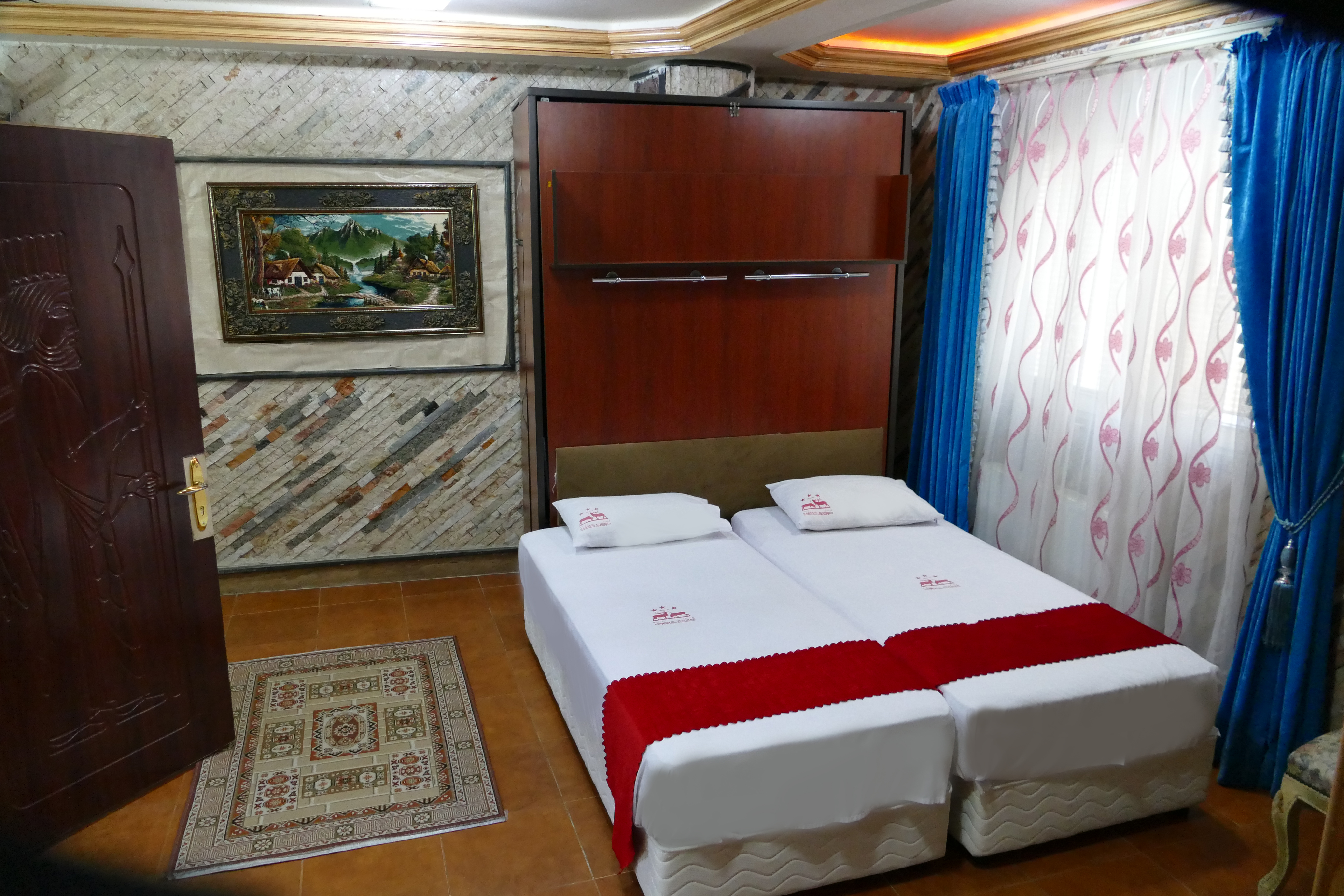 reservation 35meters 2-person room  single/double beds  Sabouri apartment hotel